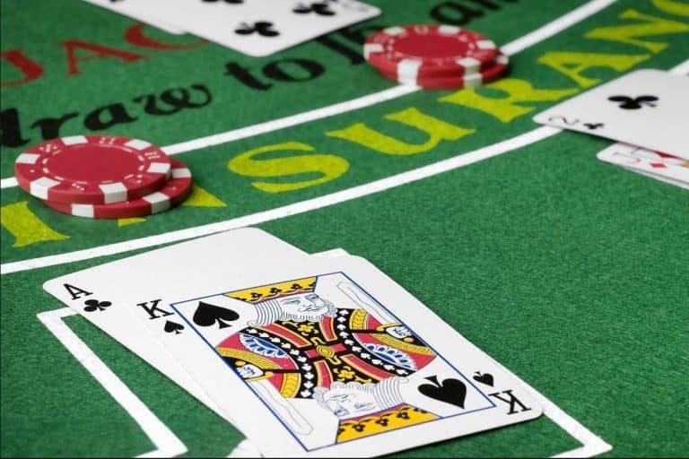 erek2 90 Lightning Dice betting interface showing over/under and triple outcome options